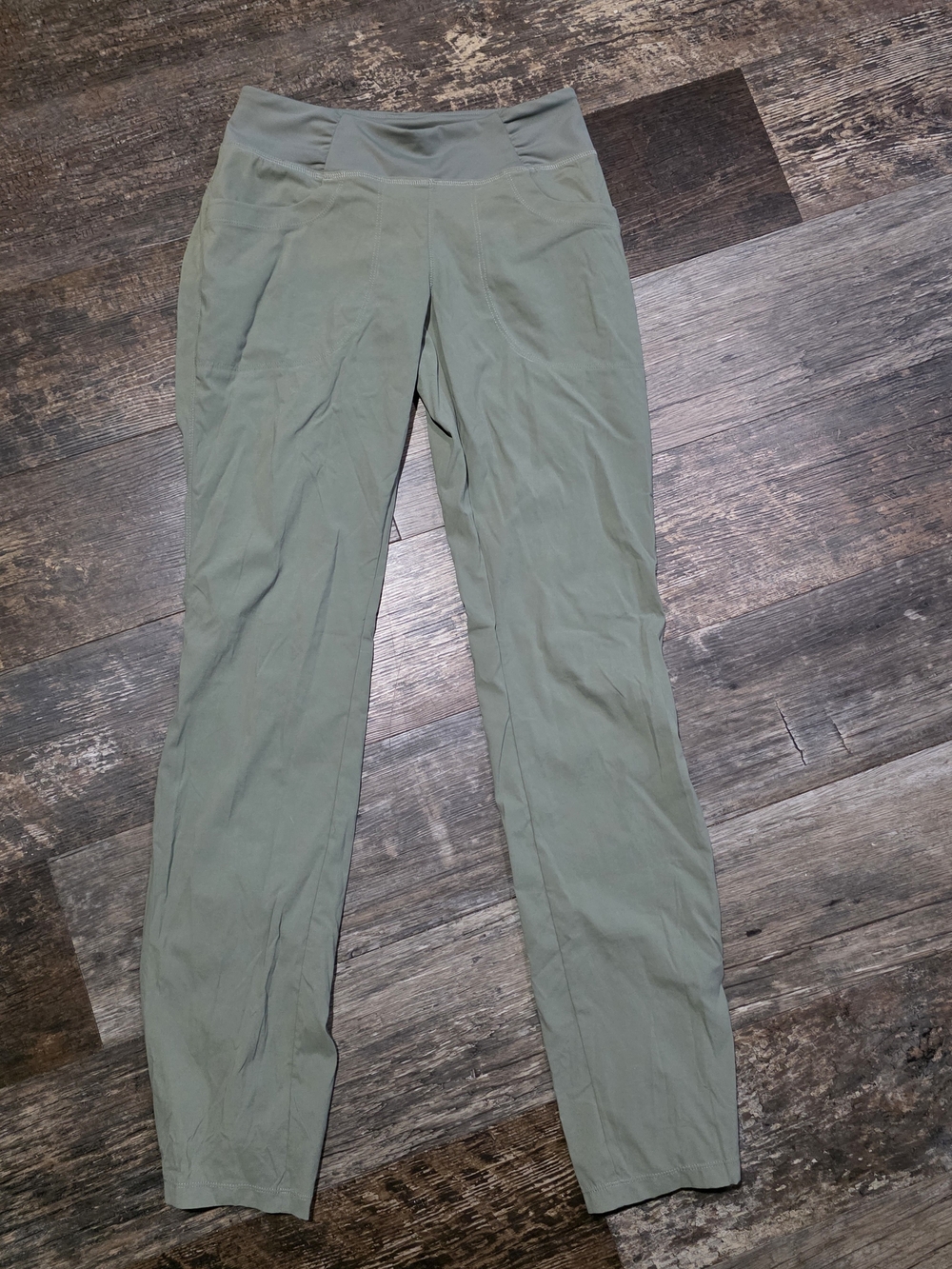 Mountain Hardwear Olive Performance Leggings